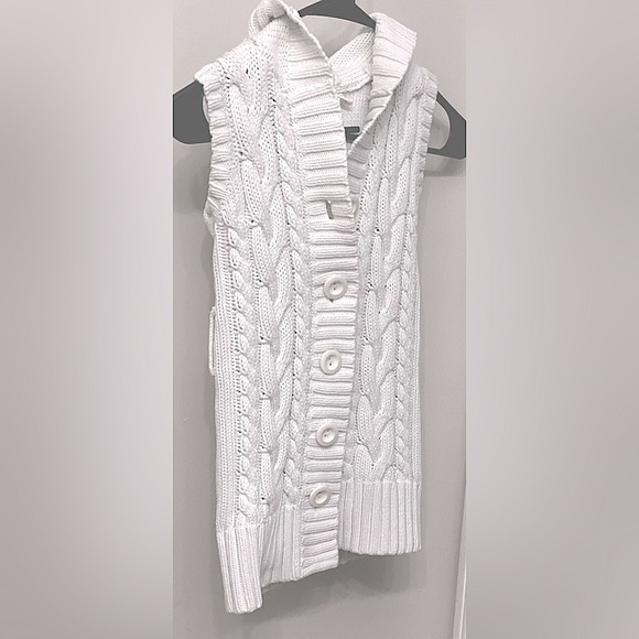 Girls Unique Hooded Old Navy cable kniit vest. Size 8, Bundle Deals! - Picture 1 of 8